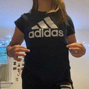 Cute adidas t-shirt👌